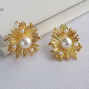 Pearl decor earrings N331